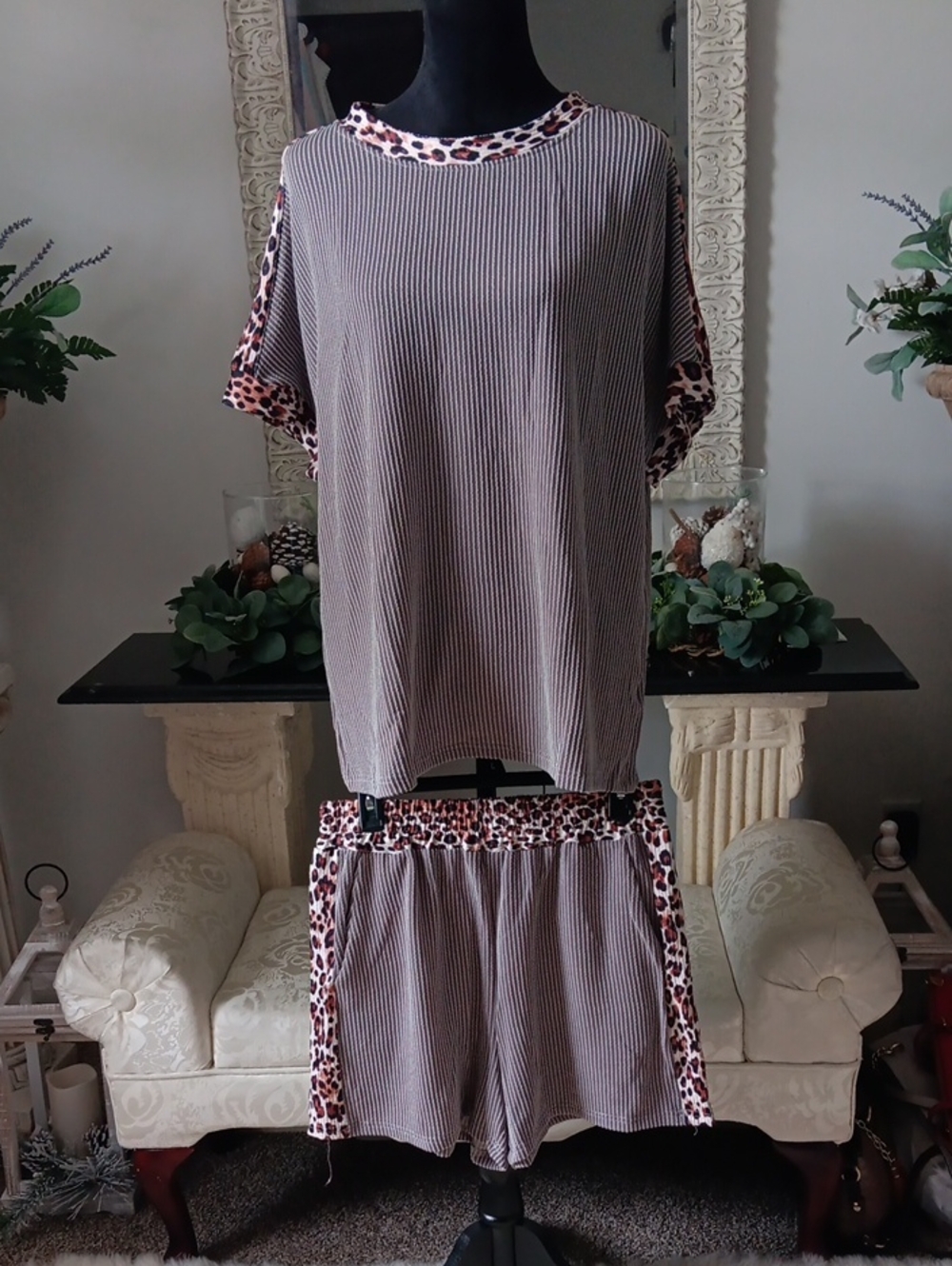 A Comfy Loose Fit Leopard Design Trim Ribbed Lounge Set - Taupe